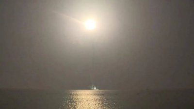 海上“一箭双星”  发射取得圆满成功　　