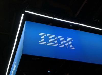 IBM发布全新光电共封装工艺：AI模型训练速度将提