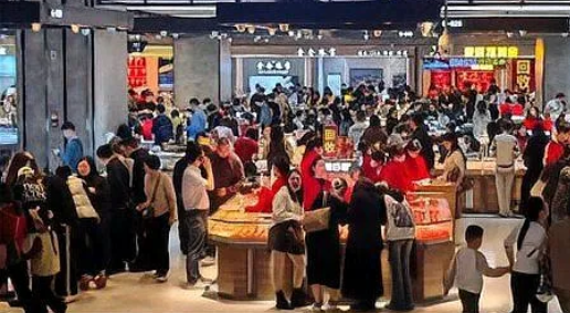 黄金又玩新花样!0.01克黄金手机贴热销 金店延迟